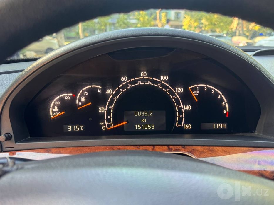 Mercedes 220 kuzov 2001 yil srochna