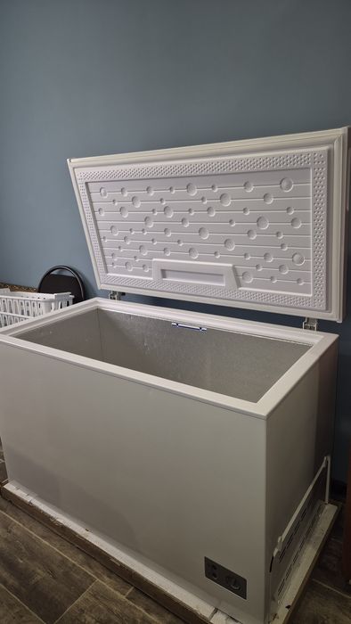 Морозильная камера Бирюса 330л