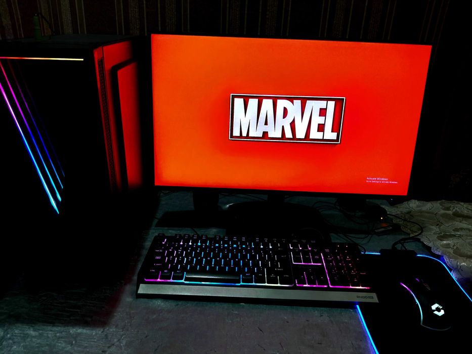 геймърски компютър + нов монитор