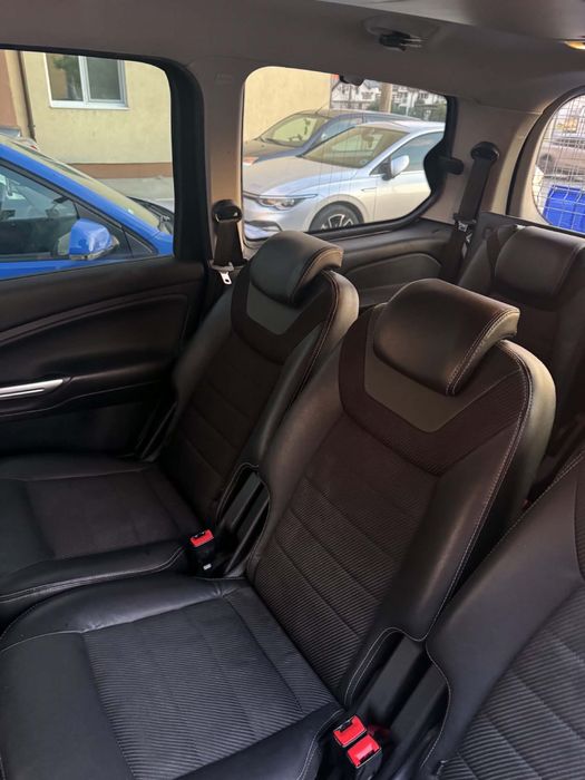 Ford galaxy 7 locuri