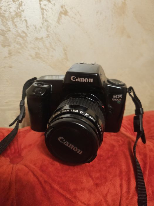 Aparat foto Canon EOS 1000F