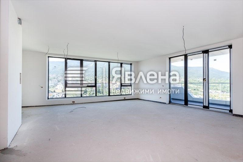 Продава 4-Стаен в Кръстова Вада