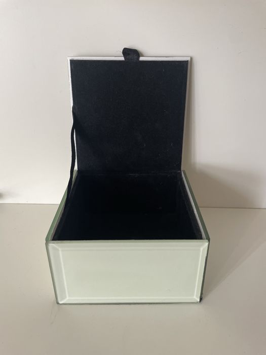 Кутийка за бижута