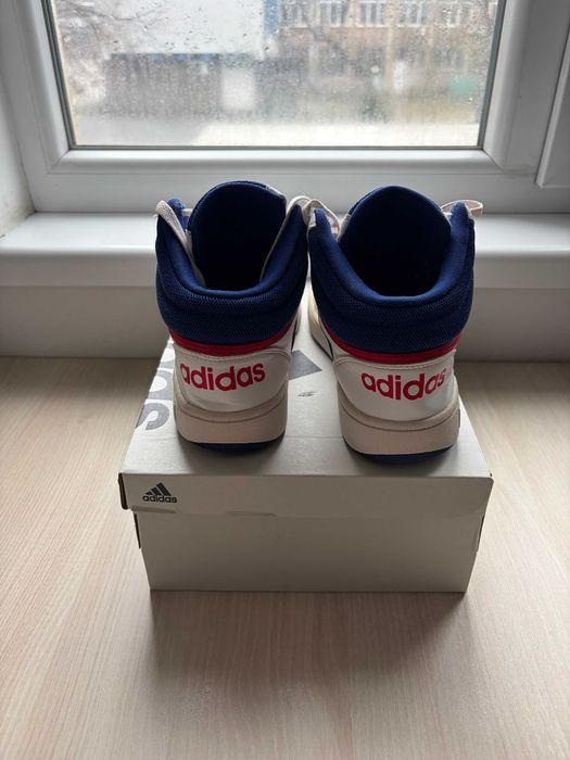 Продавам маратонки Adidas