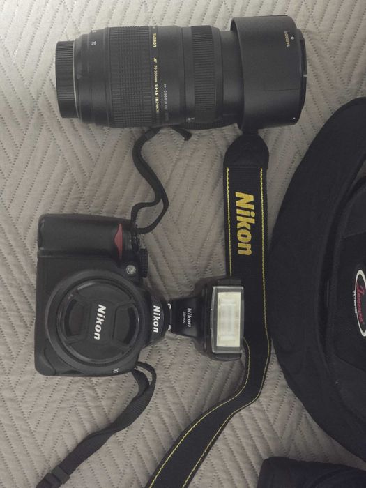 Aparat Foto Nikon D5000+obiectiv TamRom 70-300