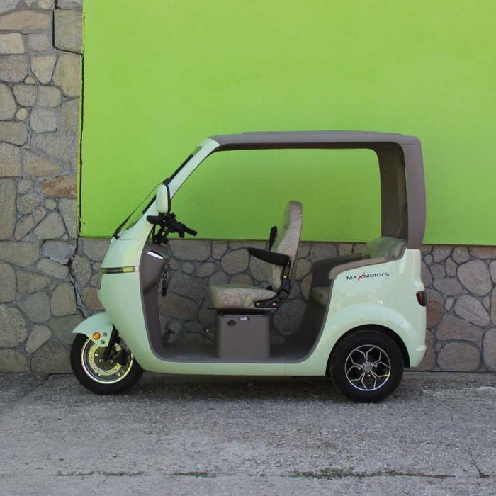 Триместна електрическа триколка Max Motors LUXURY BUS Green