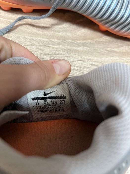 Crampoane Nike marimea 37,5