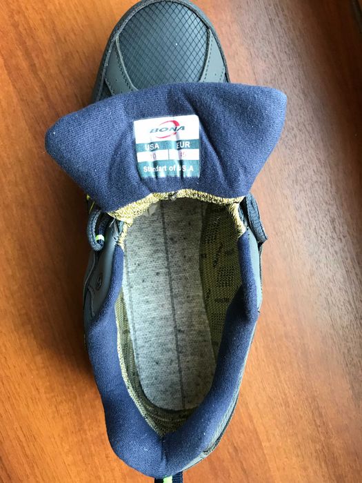 Кроссовки новые BONA.