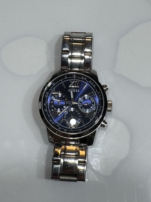 Vand Ceas Guess impecabil si cu un aspect deosebit
