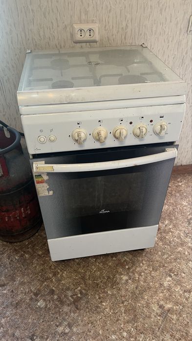 Продаётся газовая плита Plama