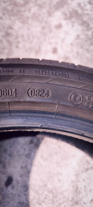 Vând 4 cauciucuri Continental 245 40 R18