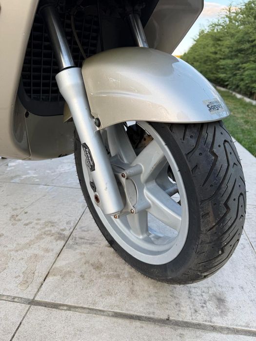 Scuter 125 cm³ Piaggio X8, an 2004-16000 km