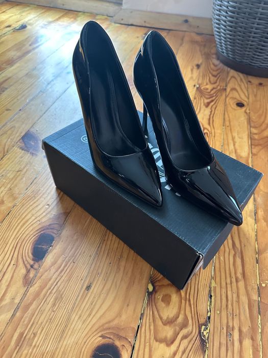 Елегантни черни обувки