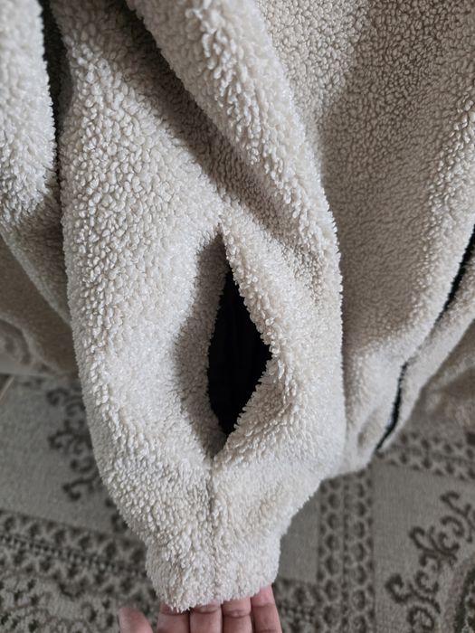 Продам молодежную куртку Massimo Dutti