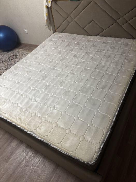 Матрац в хорошем состоянии