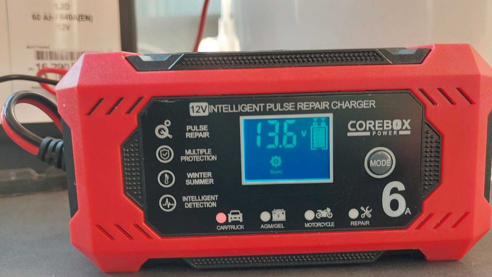 Зарядно за акумулаторни батерии 12V