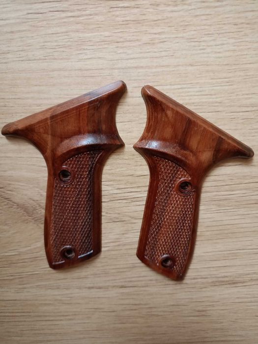 Орехови чирени за пистолет Марго.