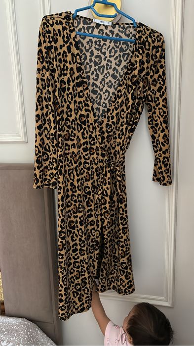 Продам платье леопард