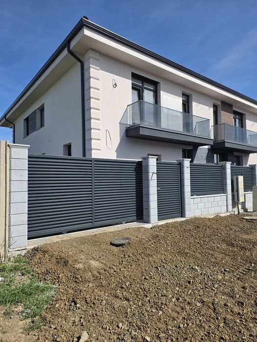 Vând 1/2 duplex Mosnita Veche