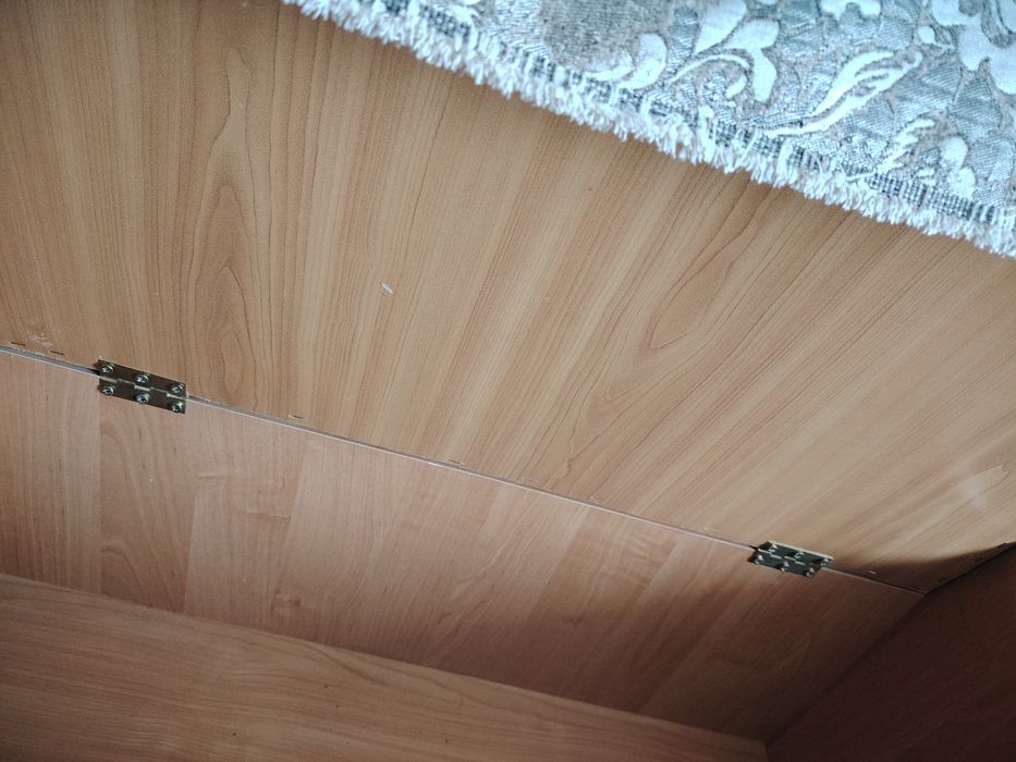 Продам 2 кухонных диванчика