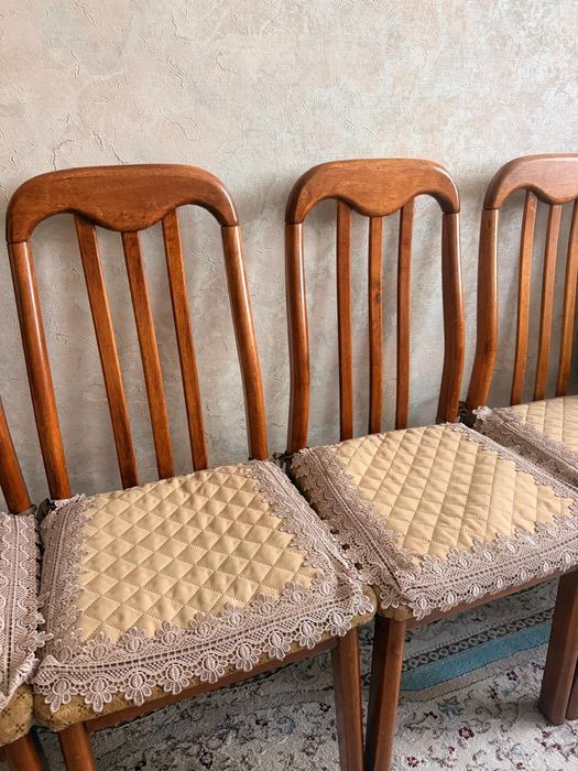 Продам: обеденный стол и стулья