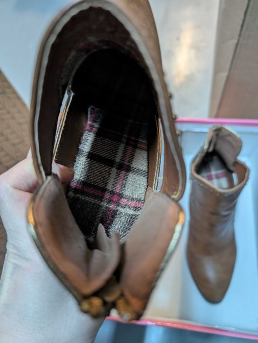 Botine maro primavara