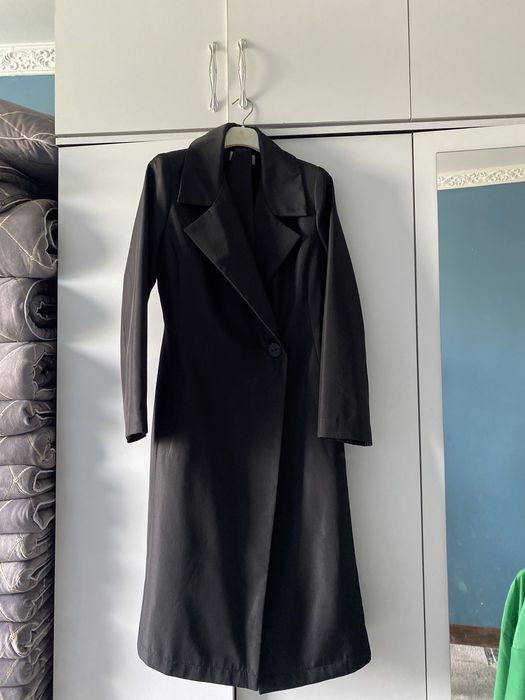 Қыздар киімдер сатылады