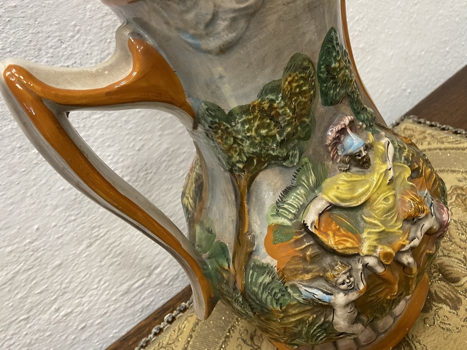 Порцеланова кана Capodimonte Италия с релефна украса