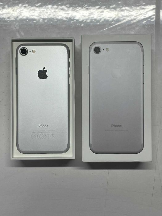 Iphone 7 32 GB Silver С кутия