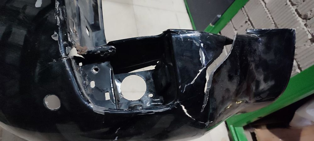 Задний бампер LC200 оригинал б/у