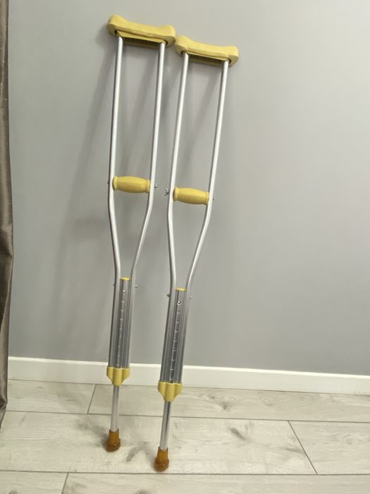 Костыли локтевые и подмышечные