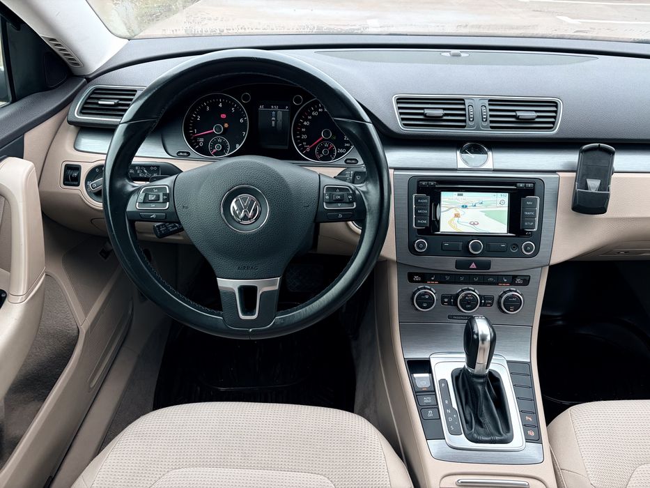VW Passat Automat Xenon Led Incalzire Perdelute CNG - RATE -