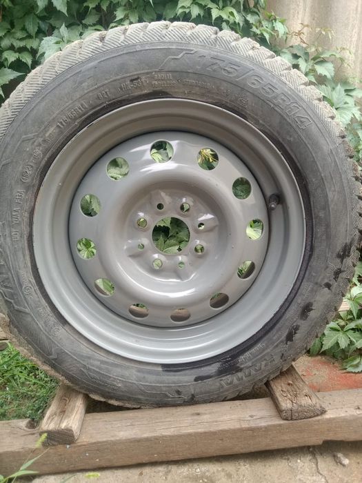 Автошины в комплекте.