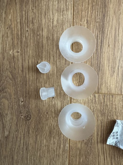 Momcozy M5 hands-free