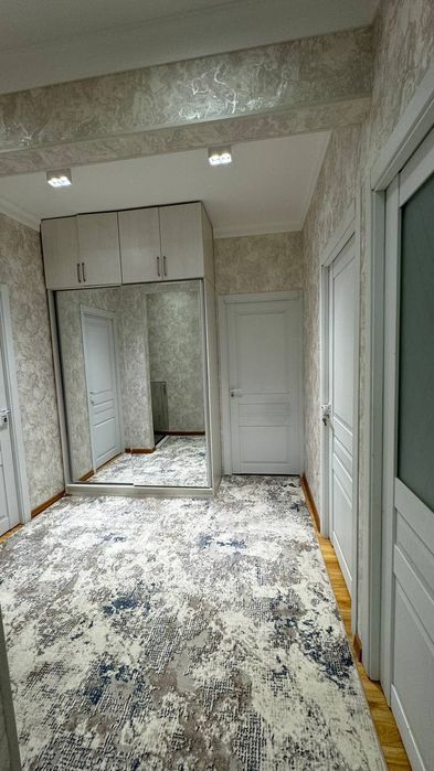 Медгородог 4/4/4
Ориентир Бозорча
Алмазарский район 

Комнат: 4
Этаж: