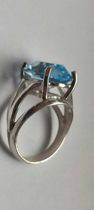 Эксклюзивное серебряное кольцо с камнем ТОПАЗ, разм.19,5