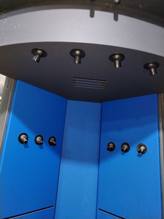 Витрина с подсветкой, Европа. 2 штуки.