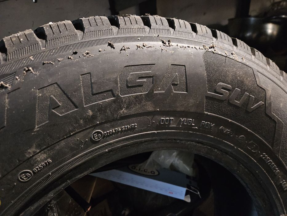 2 Шины шипованные 225/75 R16