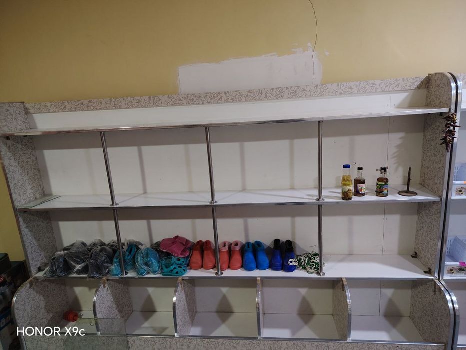 Do'kan uchun tayyor mebel jihozlari sotiladi