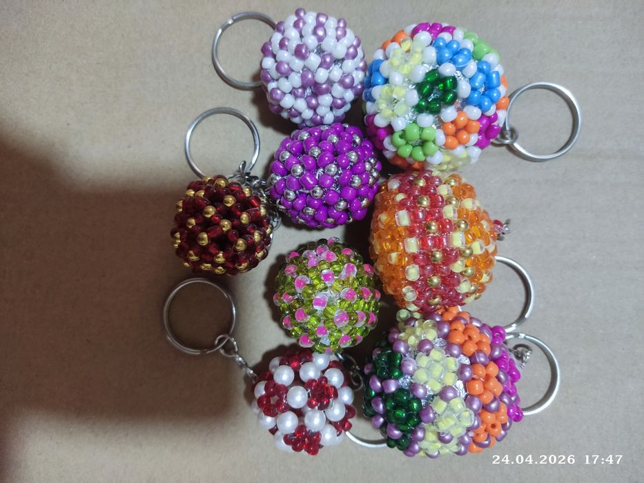 Подвески из бисера.