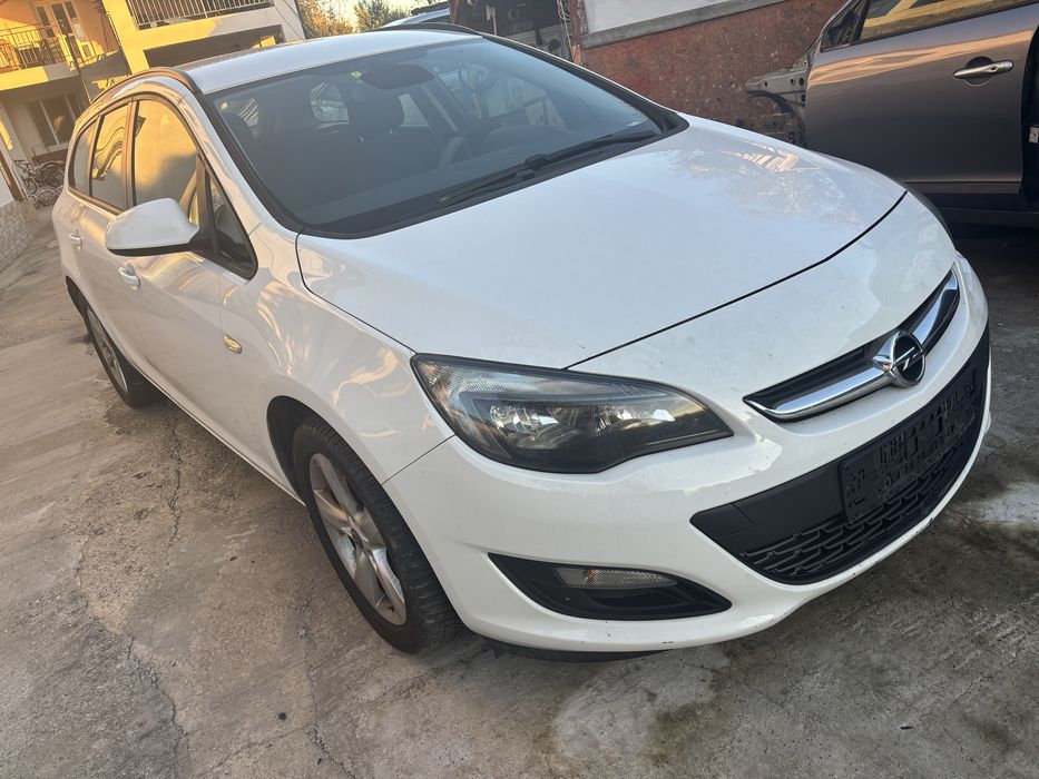 Dezmembrez Opel astra j facelift 1.6 EcoFlex  euro 6 an 2018