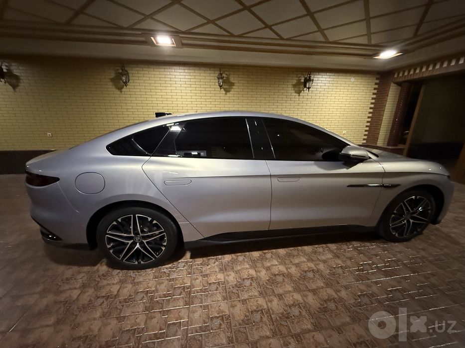 Продаю byd han 635