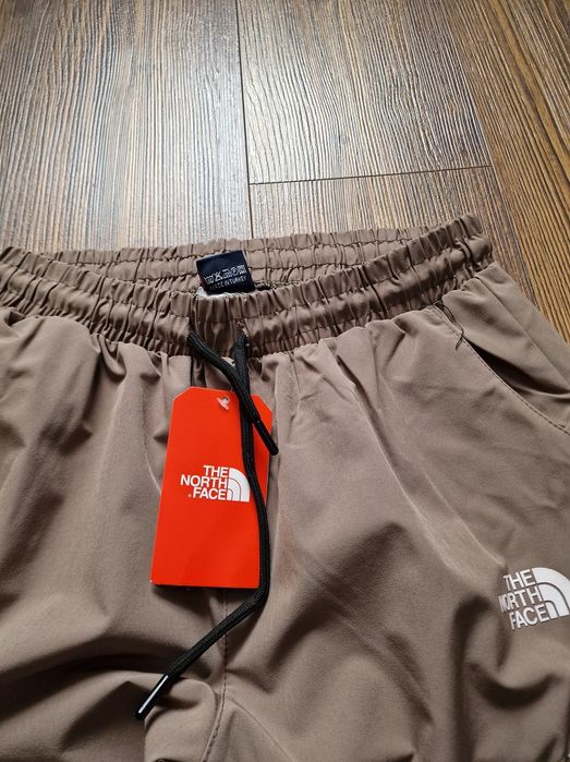 Страхотно мъжко спортно карго долнище   THE NF размер  S M L