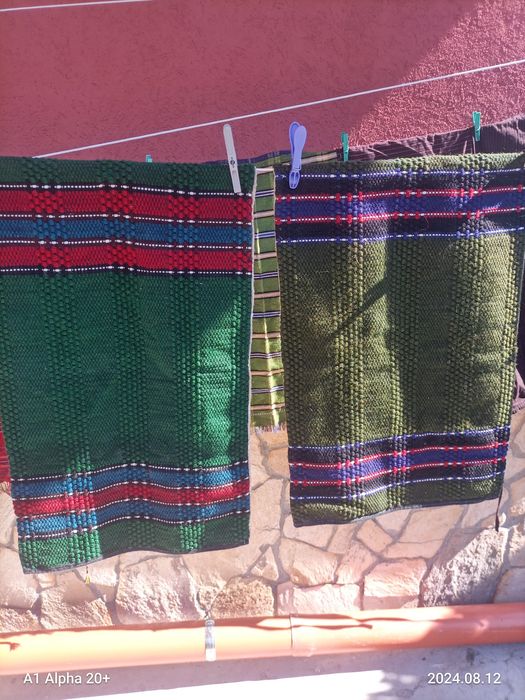 Продавам тъкани възглавници