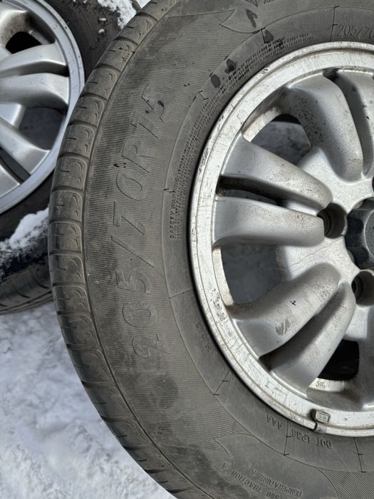 Резина с дисками 205/70/15