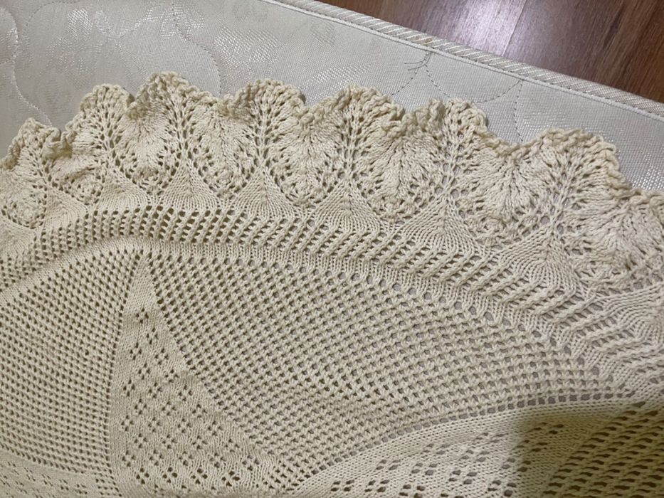 Претена покривка за маса 130 см