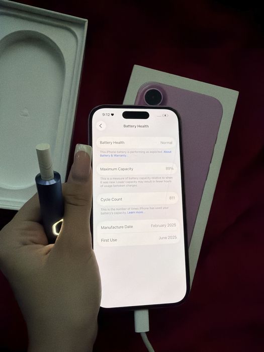 Продавам iphone 16 128 gb