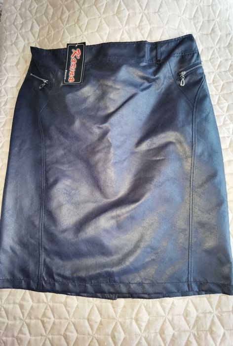 Тъмносиня пола - нова