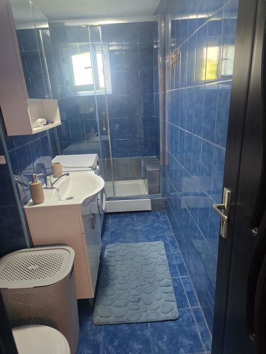 Închiriez apartament 2 camere complet utilat si mobilat