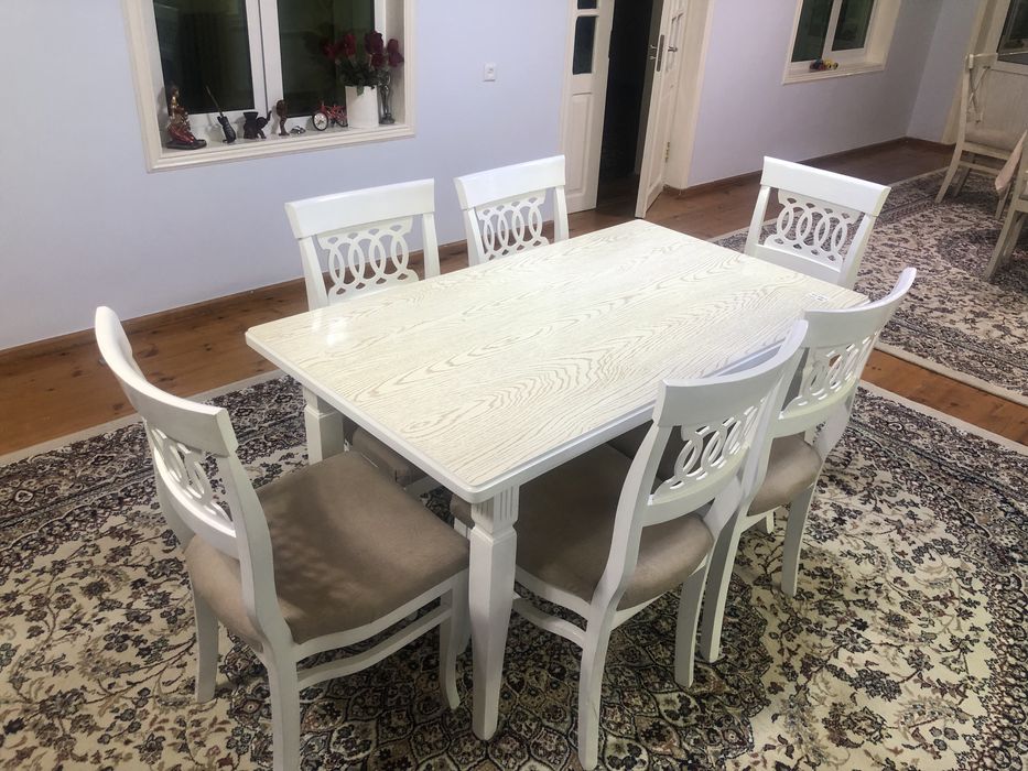 Стол и 6 стульев
